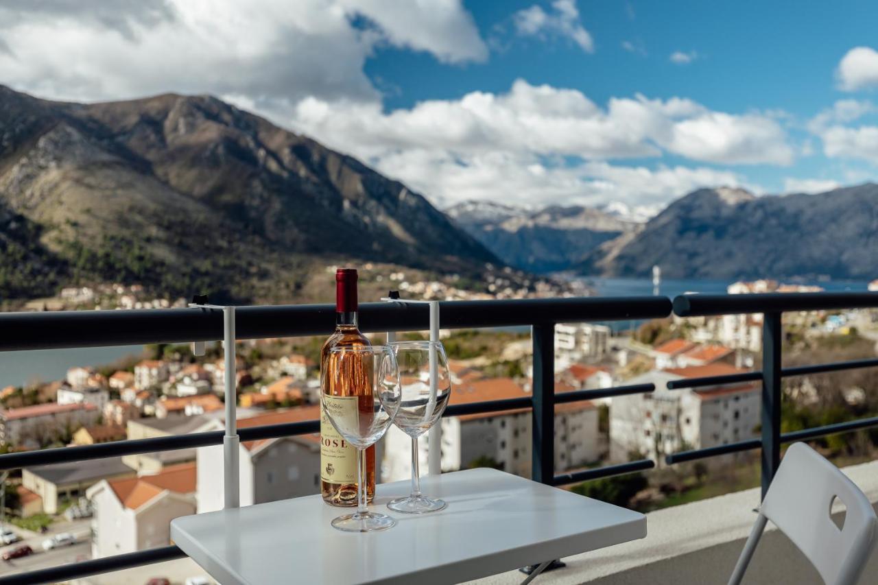 Lana Sea View Apartment Kotor Exteriör bild