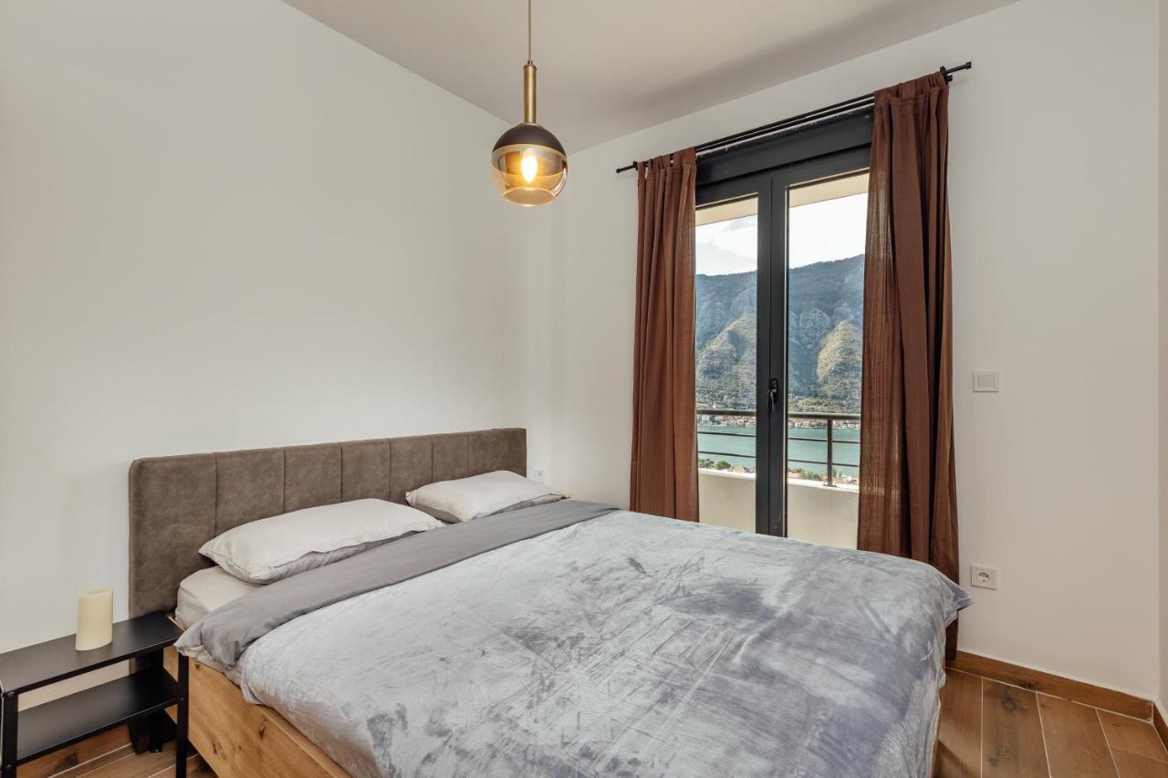 Lana Sea View Apartment Kotor Exteriör bild