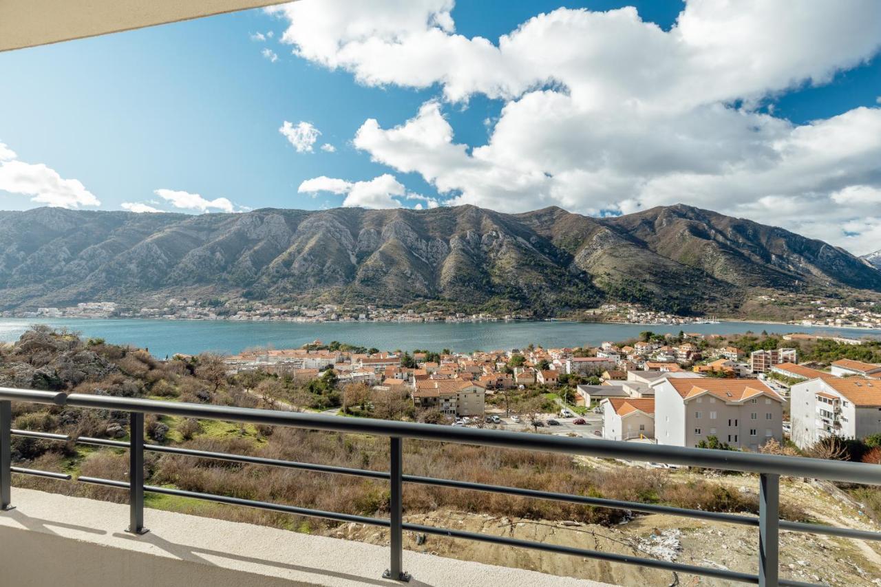 Lana Sea View Apartment Kotor Exteriör bild