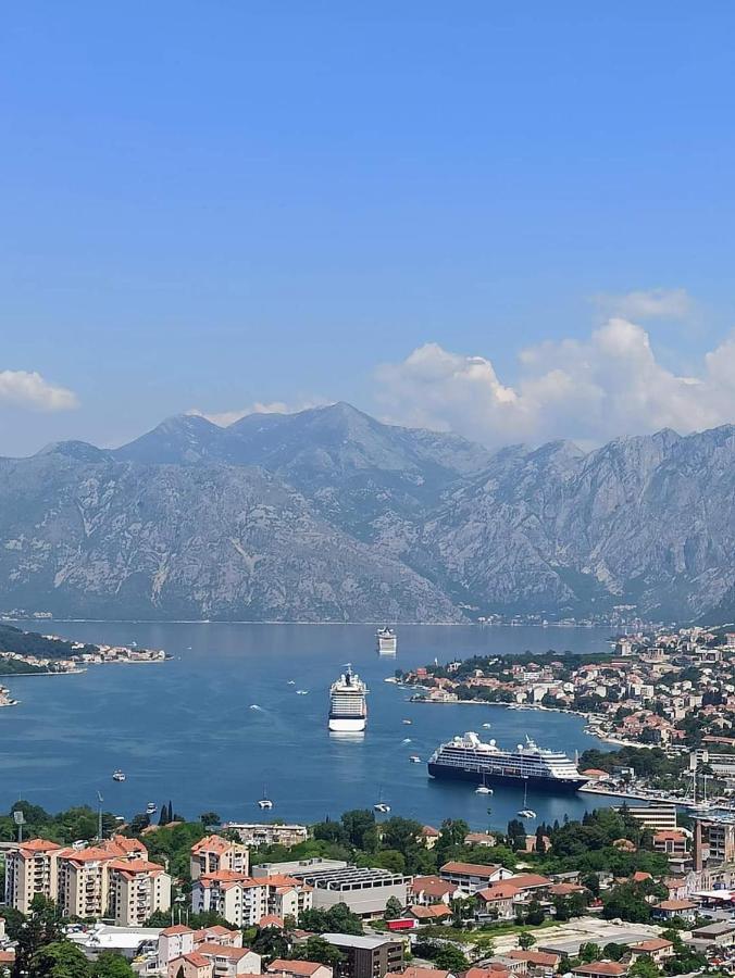 Lana Sea View Apartment Kotor Exteriör bild