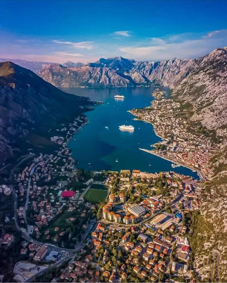 Lana Sea View Apartment Kotor Exteriör bild